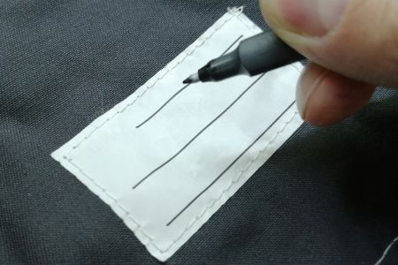 名前の書けるタグがある