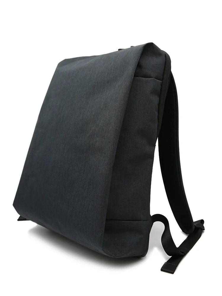 人間工学に基づいて作られた『SOU』ビジネスリュックメンズバッグ無地通年